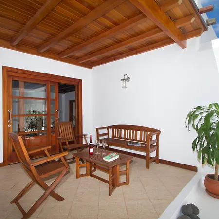 Jameos فيلة بلايا بلانكا